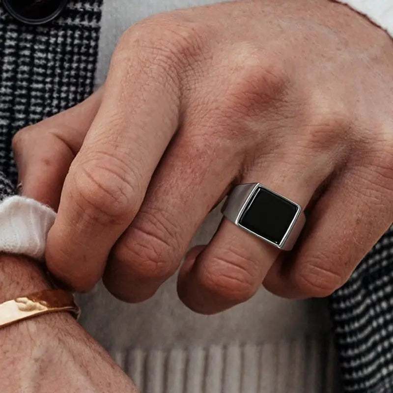 Anillo Square Plateado/Negro 809 - Gregor Relojes y Accesorio Ecuador